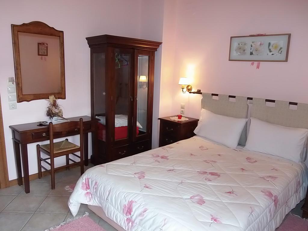 Petrino Hotel Mega Chorio Cameră foto